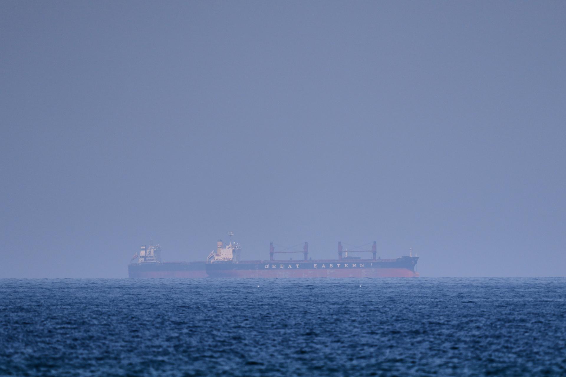 Iránske ozbrojené sily v Hormuzskom prielive zastavili ďalšie tankery. Museli sa vrátiť