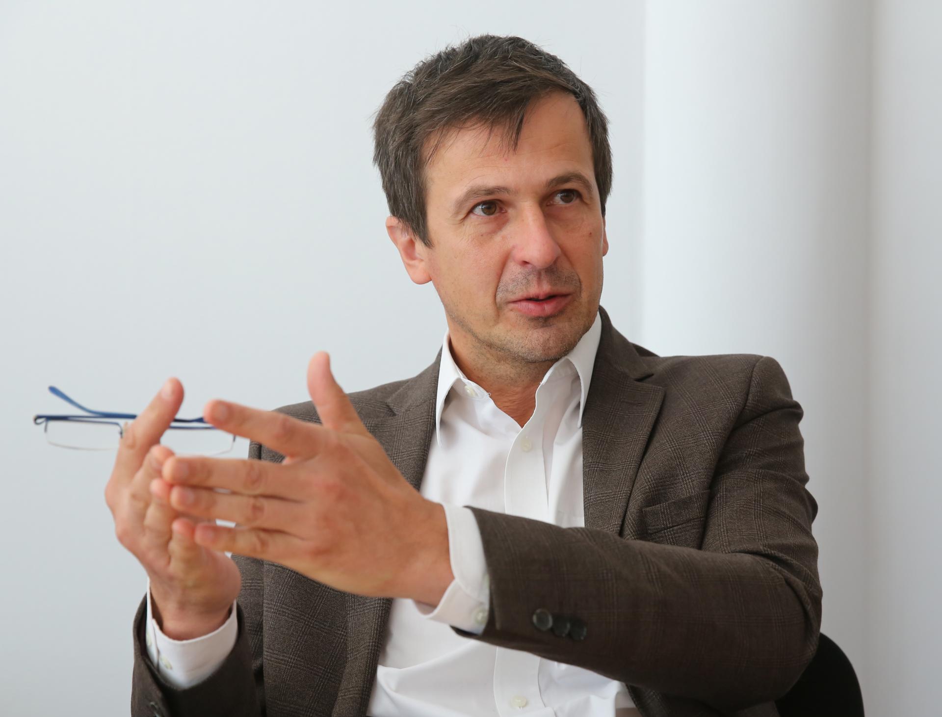 Slovenský paradox: nízke mzdy a vysoká cena práce