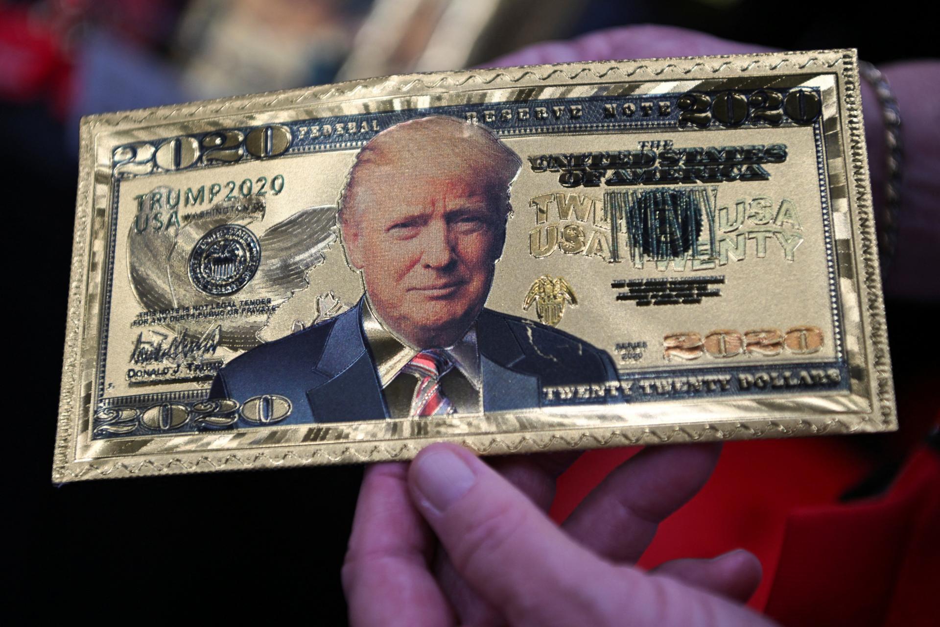 KOMENT&Aacute;R: Pri&scaron;iel čas, aby aj Donald Trump za svoje chyby začal platiť