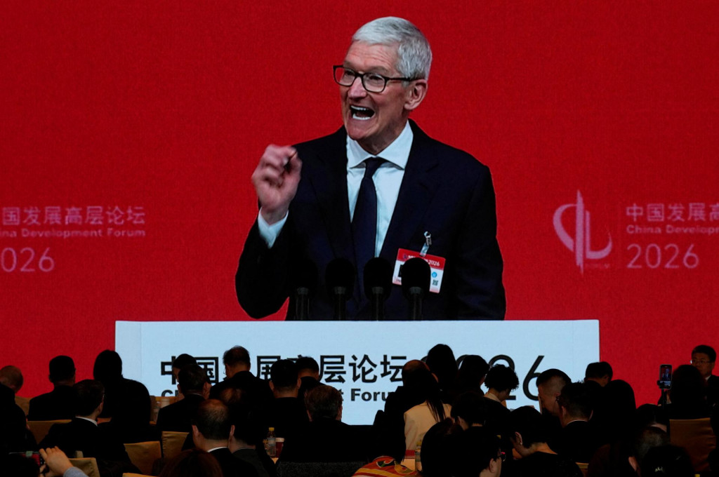 Odch&aacute;dzaj&uacute;ci &scaron;&eacute;f Apple Tim Cook. FOTO: REUTERS