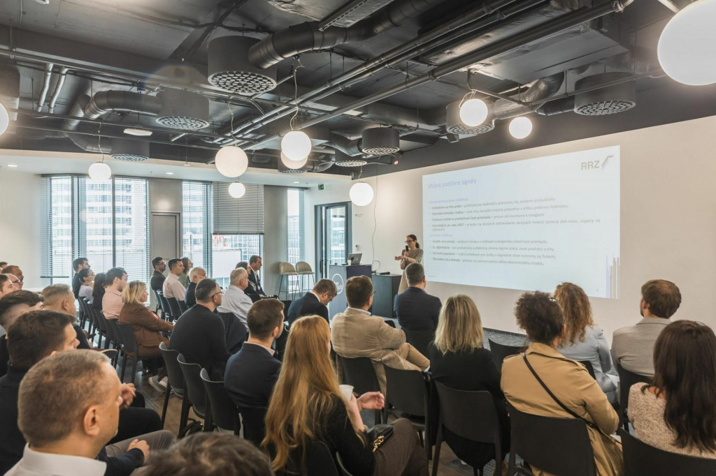 Podujatie Business Breakfast, ktor&eacute; organizovala Slovensk&aacute; asoci&aacute;cia finančn&iacute;kov. FOTO: SAF