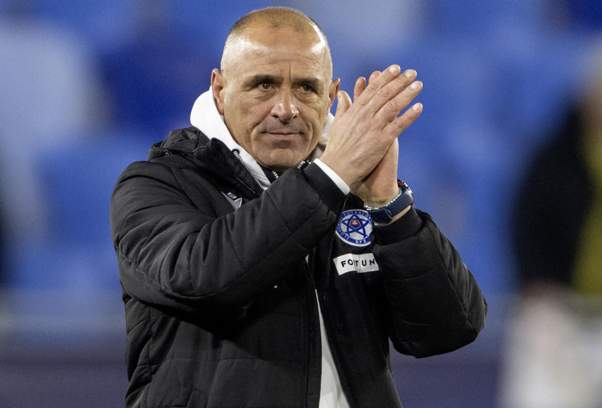 Francesco Calzona končí na lavičke Slovenska, píše taliansky novinár. Podľa zväzu rokovania stále prebiehajú