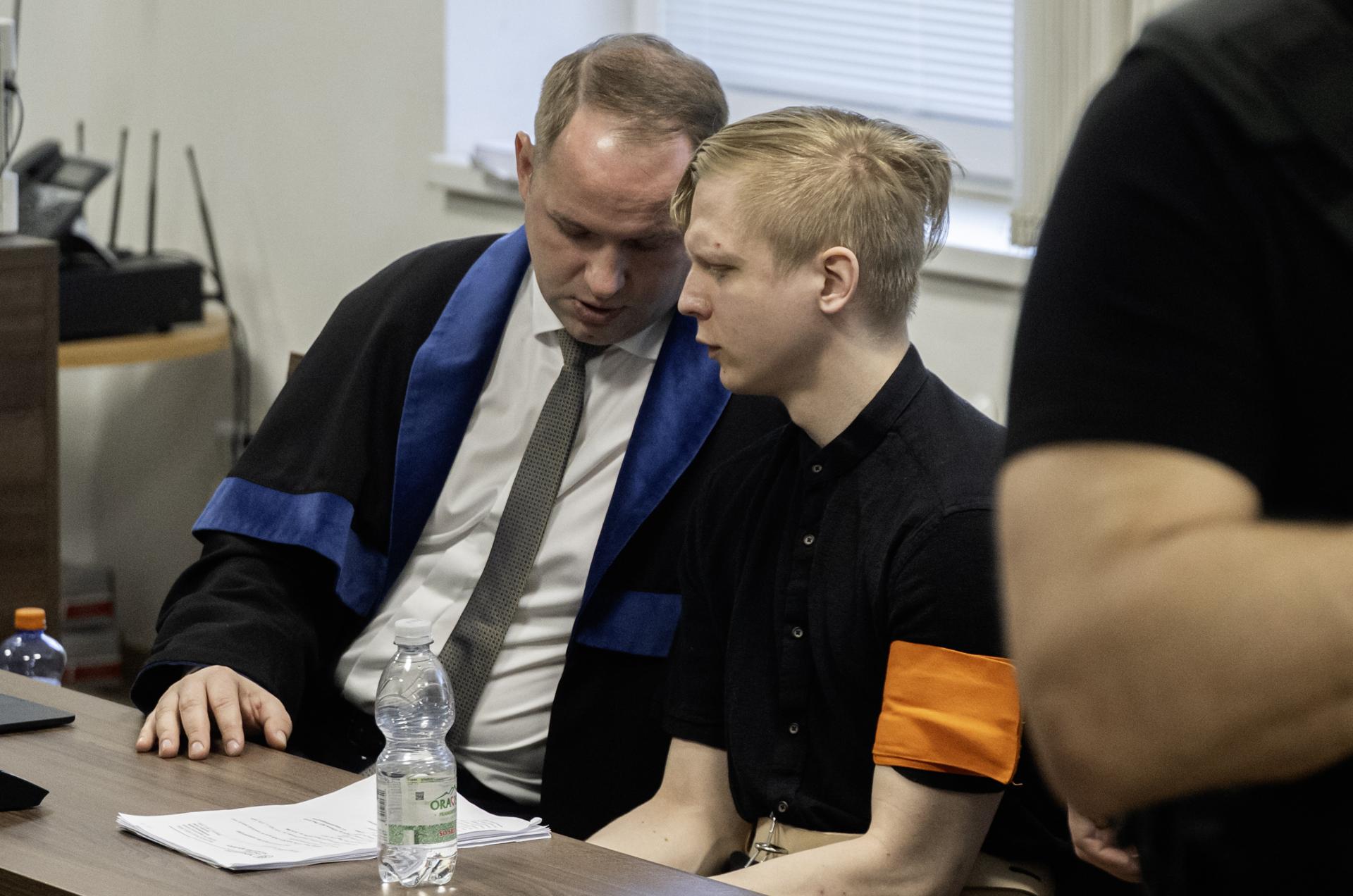 Aké budú ceny leteniek? Náklady na Krásnu Hôrku a v kauze vrážd ukázali rekonštrukciu prípadu (Brífing HN)