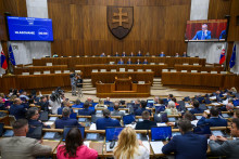Pl&eacute;num počas hlasovania. FOTO: TASR/Jaroslav Nov&aacute;k
