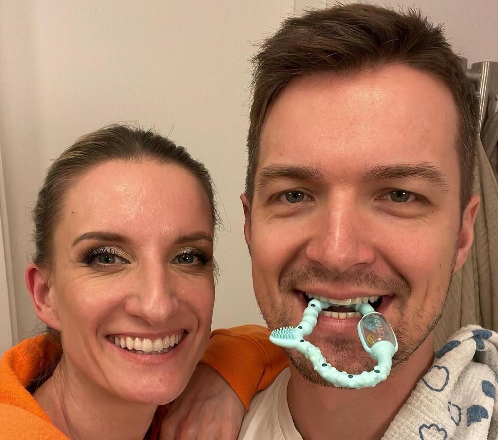 Rodičovstvo si obaja už&iacute;vaj&uacute;.