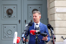 Bud&uacute;ci maďarsk&yacute; premi&eacute;r P&eacute;ter Magyar. FOTO: Reuters