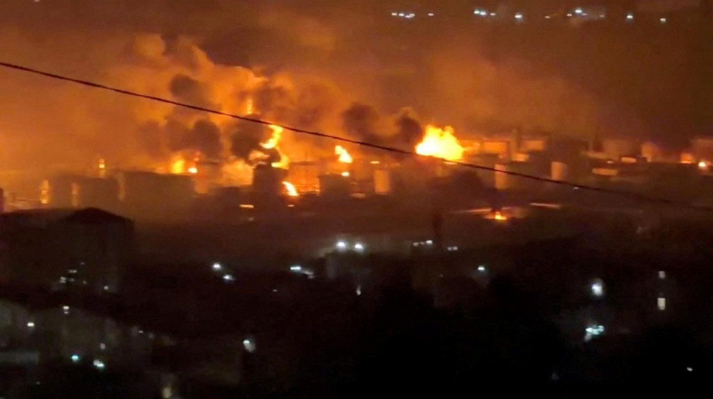 Rafin&eacute;ria v Tuapse na juhu Ruska. FOTO: REUTERS