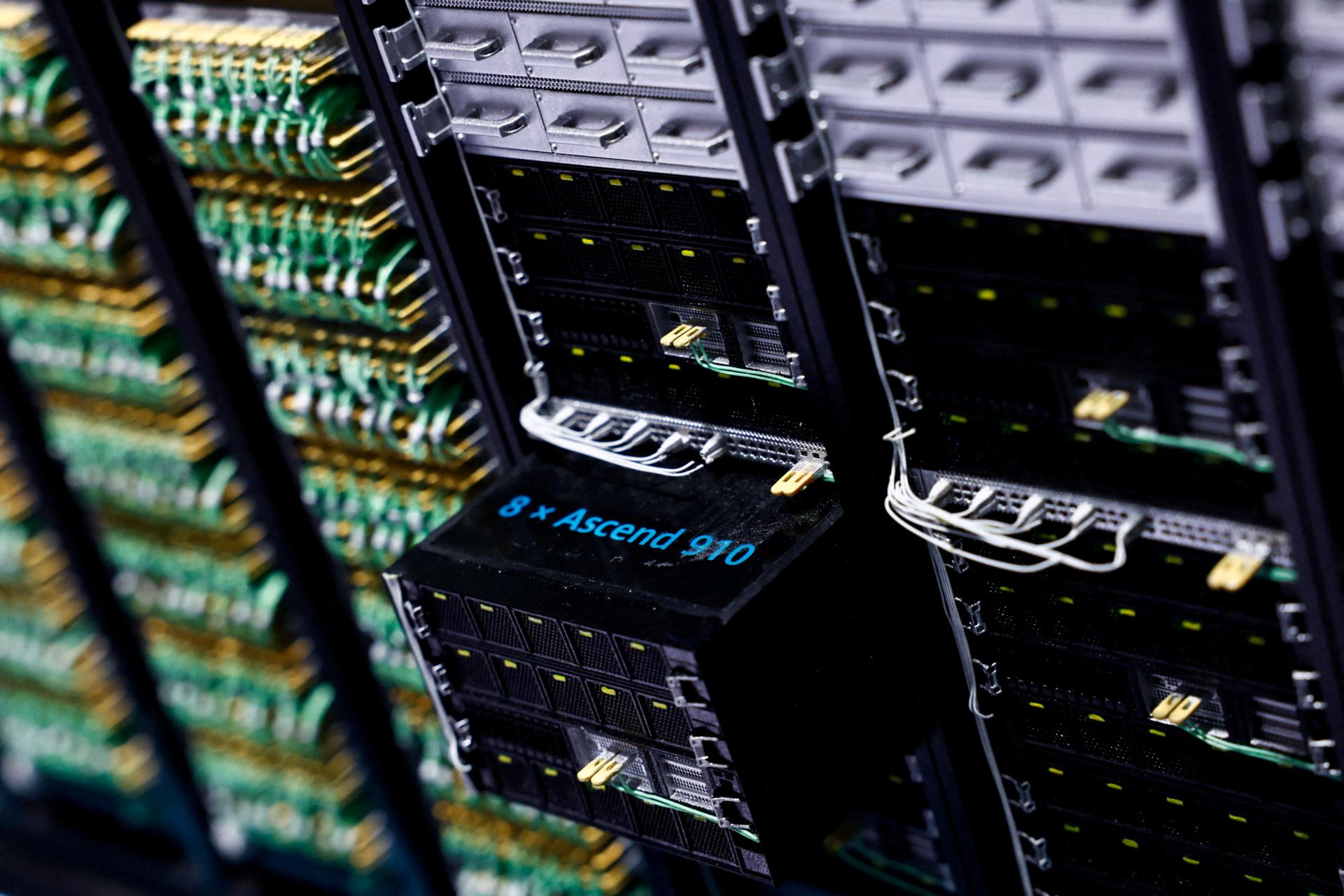 Pokračuje boom umelej inteligencie? Akcie americk&yacute;ch v&yacute;robcov čipov vzr&aacute;stli, dostali sa na nov&eacute; maxim&aacute;