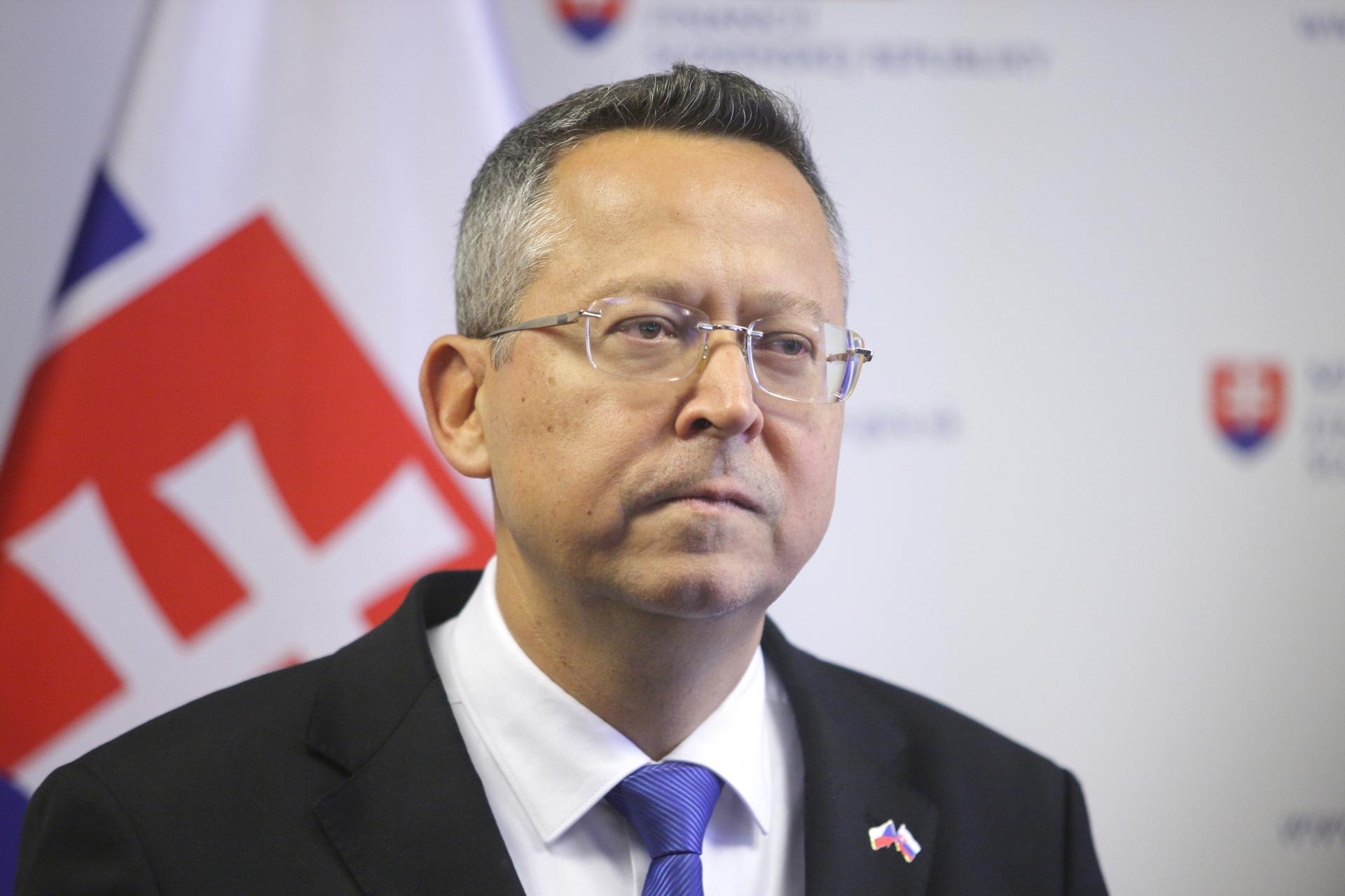 Agentúra S&P​ znížila rating Slovenska. Hodnotenie poukazuje na 13.dôchodky, tvrdí Kamenický