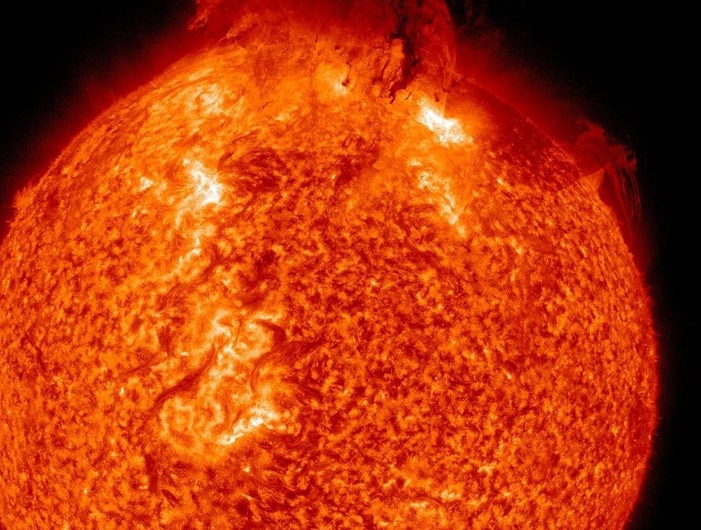 Slnečná búrka v minulosti spôsobovala elektrické šoky. Hrozí riziko aj dnešným užívateľom počítačov?