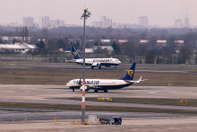 Lietadl&aacute; leteckej spoločnosti Ryanair na medzin&aacute;rodnom letisku Berl&iacute;n-Brandenburg. FOTO: TASR/DPA
