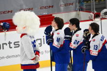 Na majstrovstv&aacute;ch sveta 18-ročn&yacute;ch v Trenč&iacute;ne bojuj&uacute; mlad&iacute; slovensk&iacute; hokejisti o svoje miesto pod slnkom. FOTO: TASR/M. Medňansk&yacute;