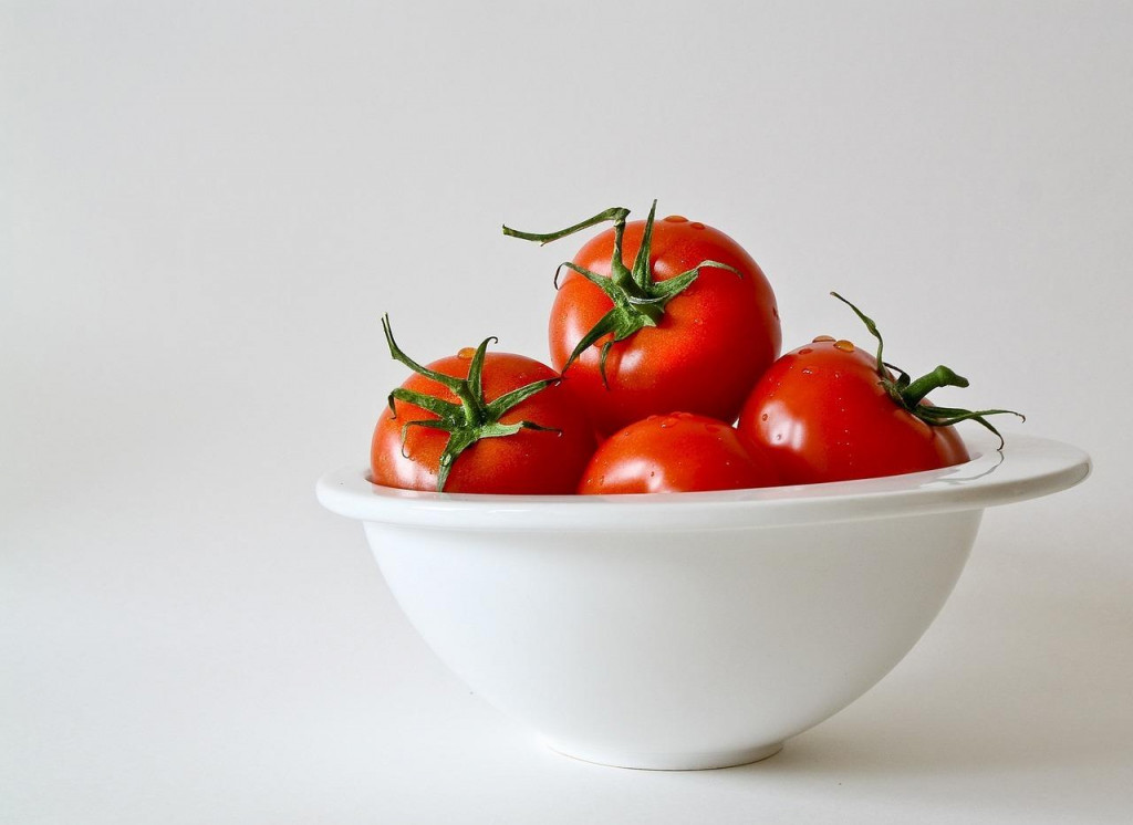 Paradajky s&uacute; hlavn&yacute;m zdrojom karotenoidov, ktor&eacute; pom&aacute;haj&uacute; v boji proti oxidačn&eacute;mu stresu.