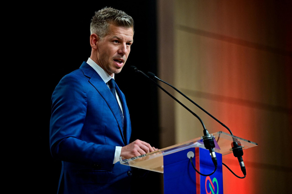Bud&uacute;ci maďarsk&yacute; premi&eacute;r a predseda strany Tisza P&eacute;ter Magyar. FOTO: Reuters