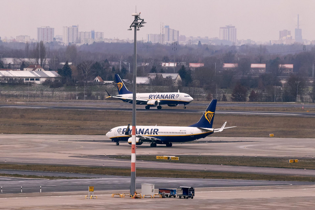 Lietadl&aacute; leteckej spoločnosti Ryanair na medzin&aacute;rodnom letisku Berl&iacute;n-Brandenburg. FOTO: TASR/DPA