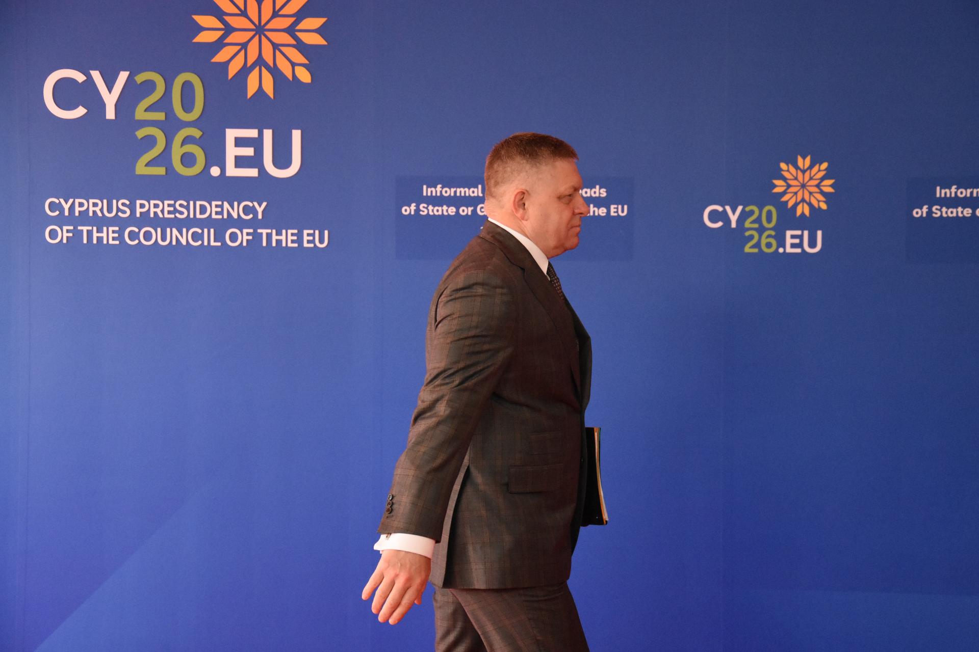 Fico avizuje bal&iacute;k krokov pre aspoň mierne povzbudenie ekonomiky