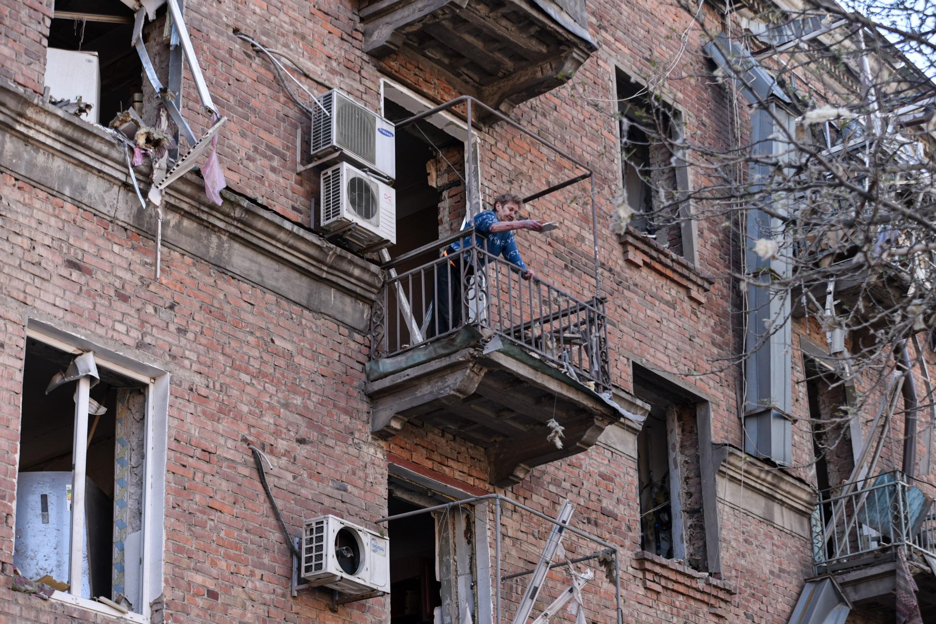 Vzdušný priestor Rumunska opäť narušil ruský dron, evakuovali stovky ľudí