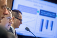 Po aktu&aacute;lnej zmene je podľa Rady pre rozpočtov&uacute; zodpovednosť aktu&aacute;lny rating Slovenska od S&P na &uacute;rovni kraj&iacute;n ako Litva, Loty&scaron;sko a Chorv&aacute;tsko. FOTO: TASR/Martin Baumann