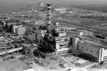 Leteck&yacute; pohľad na &scaron;tvrt&yacute; reaktor černobyľskej jadrovej elektr&aacute;rne na arch&iacute;vnej fotografii z m&aacute;ja 1986.
