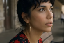 AI spev&aacute;čka Lolita Cercel v klipe Pe peronu&lsquo; de la gar&atilde;. FOTO: YouTube/Lolita Cercel, reprofoto HN