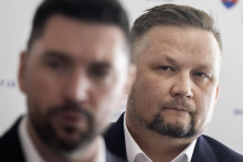 Na sn&iacute;mke zľava minister p&ocirc;dohospod&aacute;rstva Richard Tak&aacute;č a gener&aacute;lny riaditeľ P&ocirc;dohospod&aacute;rskej platobnej agent&uacute;ry Marek Čepko. FOTO: TASR/M. Baumann