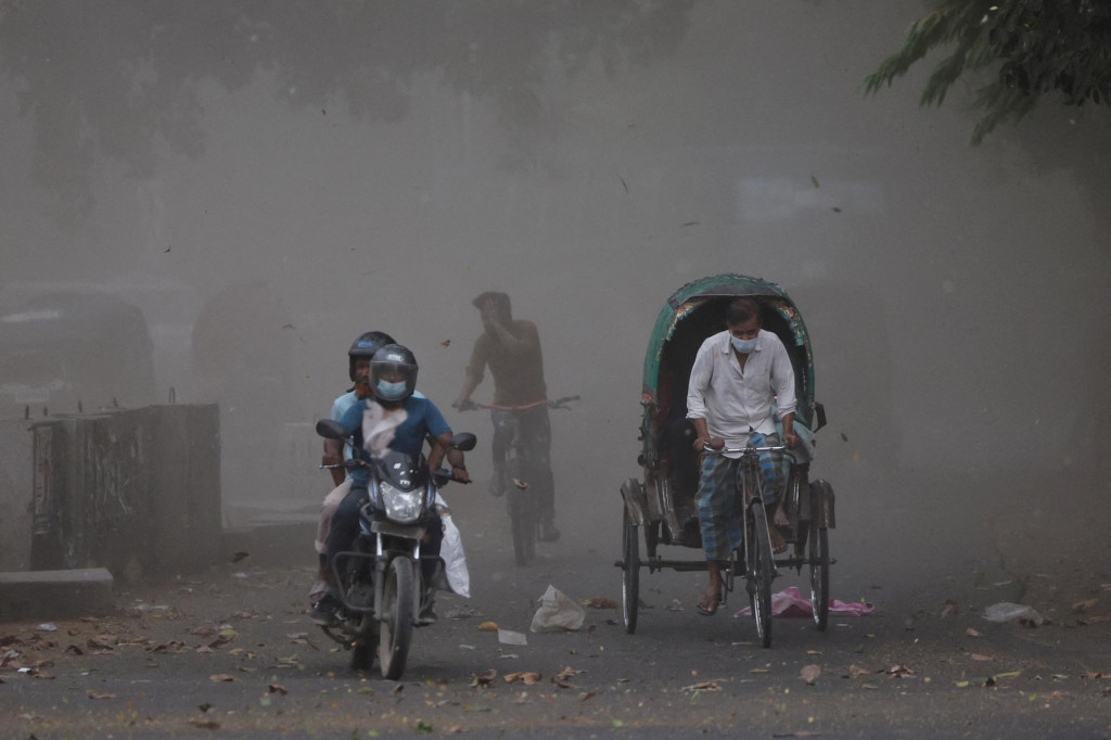 Blesky v Banglad&eacute;&scaron;i zabij&uacute; každ&yacute; rok stovky ľud&iacute;. FOTO: Reuters