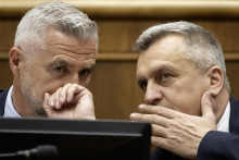Tibor Ga&scaron;par a Andrej Danko. FOTO: TASR/M. Baumann