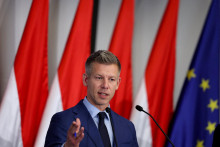 Pravdepodobn&yacute; bud&uacute;ci maďarsk&yacute; premi&eacute;r P&eacute;ter Magyar. FOTO: REUTERS
