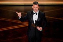 Americk&yacute; komik a moder&aacute;tor Jimmy Kimmel. FOTO: REUTERS
