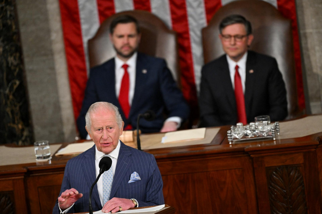 Britsk&yacute; kr&aacute;ľ Karol III. v americkom Kongrese. FOTO: REUTERS