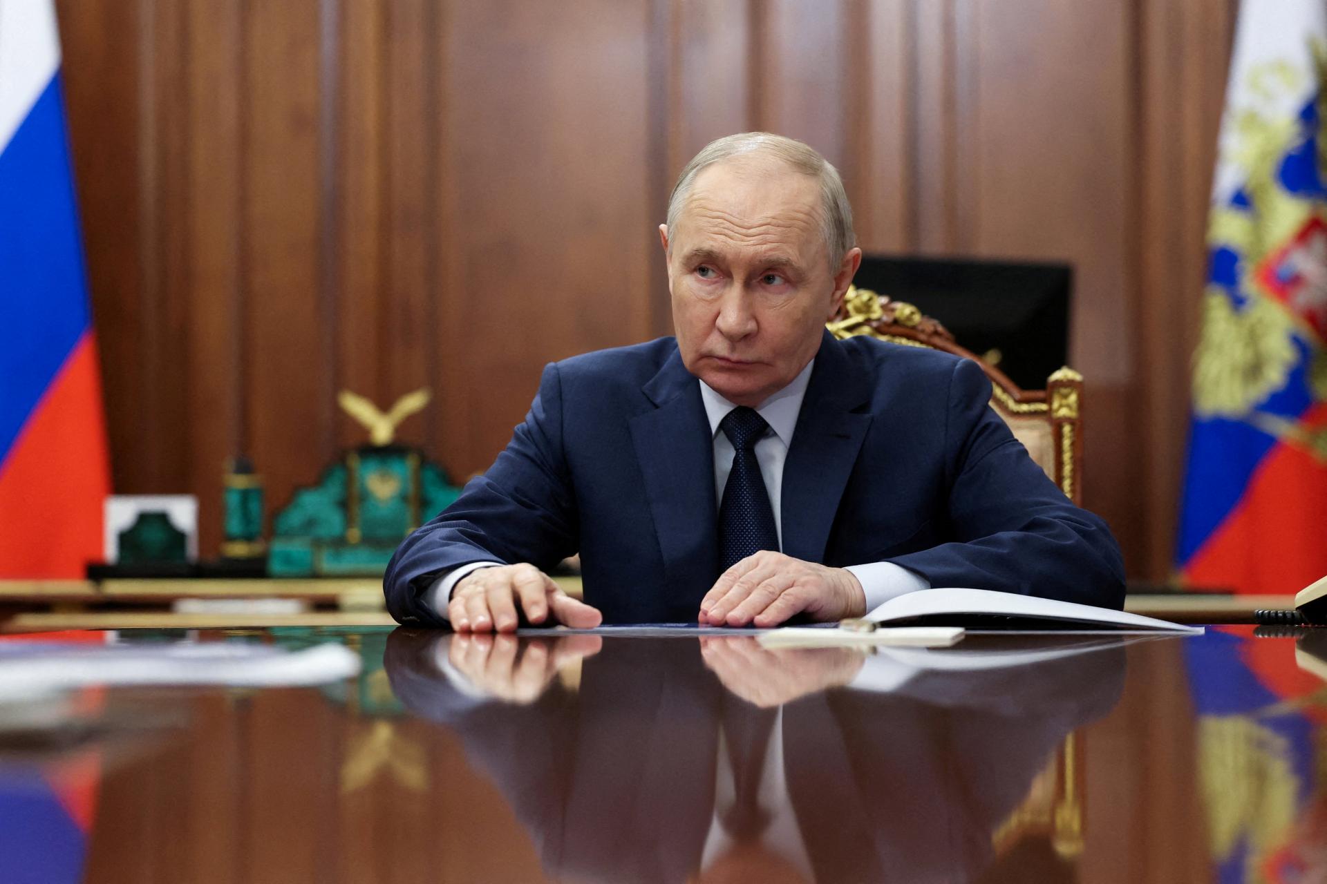 Putin žije v strachu, vládne z polovice tajnými dekrétmi, uvádza bývalý ruský oligarcha