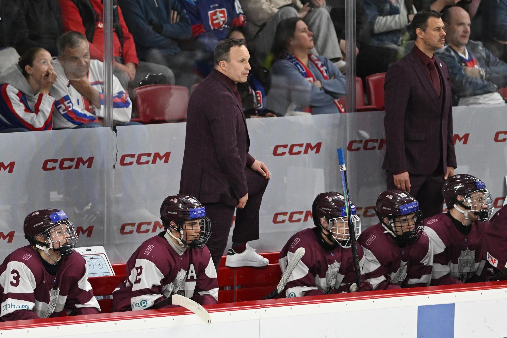 Lotyši senzačne zdolali USA 5:2. V semifinále MS hráčov do 18 rokov sú len tímy z Európy