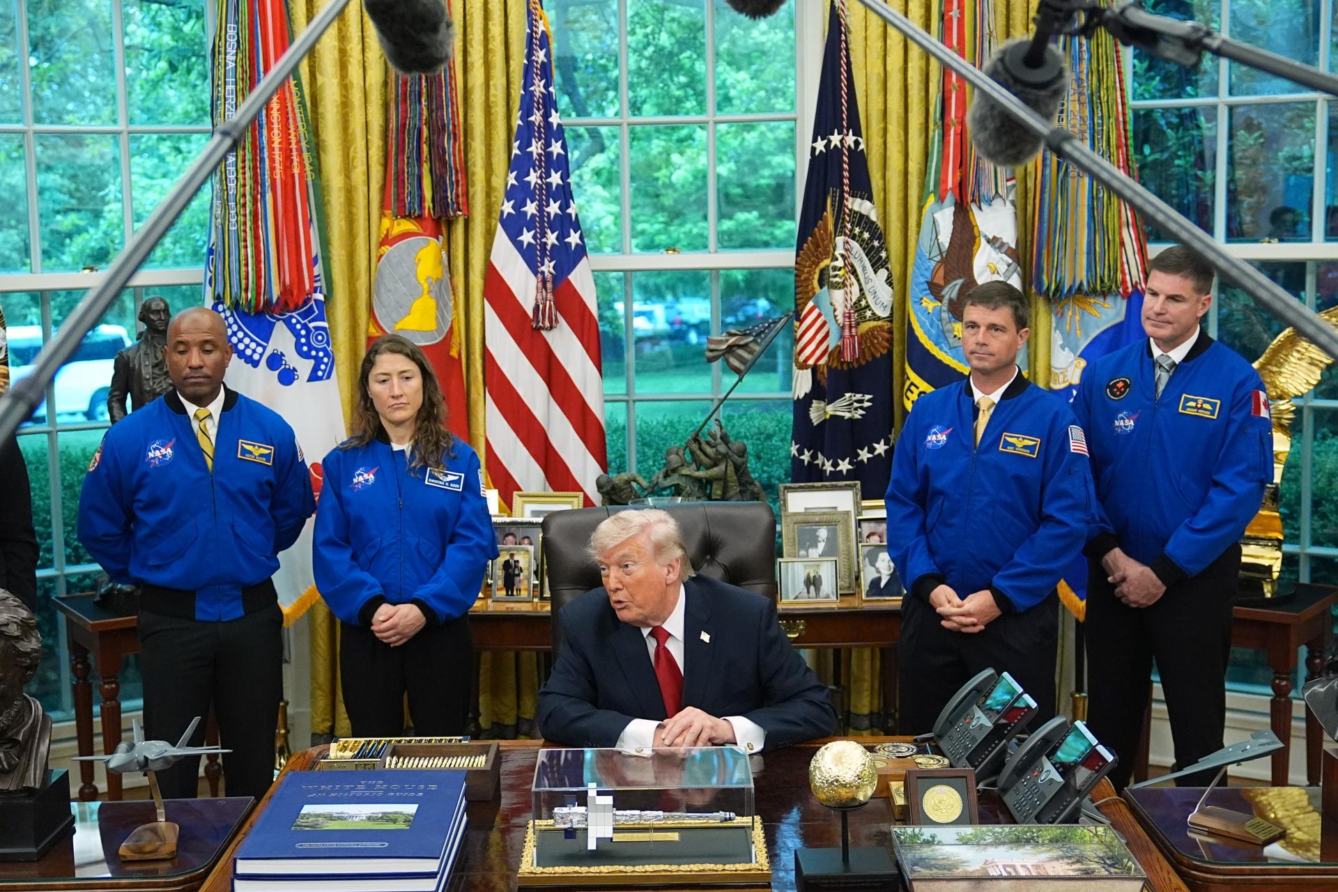 Trump si poplietol Ukrajinu s Ir&aacute;nom. Je porazen&aacute;, pri&scaron;la o 159 lod&iacute;, povedal &scaron;&eacute;f Bieleho domu