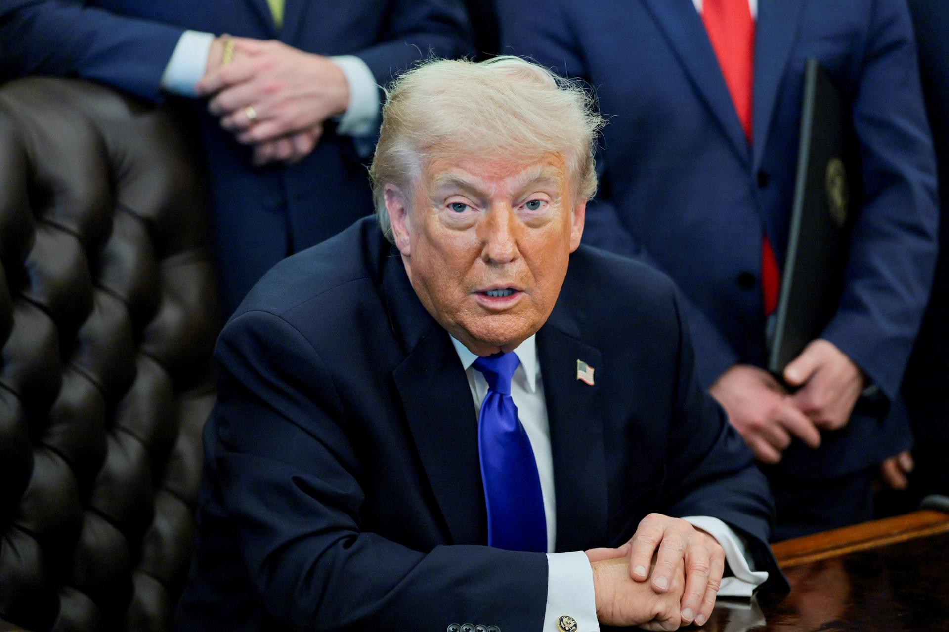 Trump pripustil, že zváži stiahnutie vojakov z dvoch krajín, ktoré kritizoval za ich postoj k vojne s Iránom