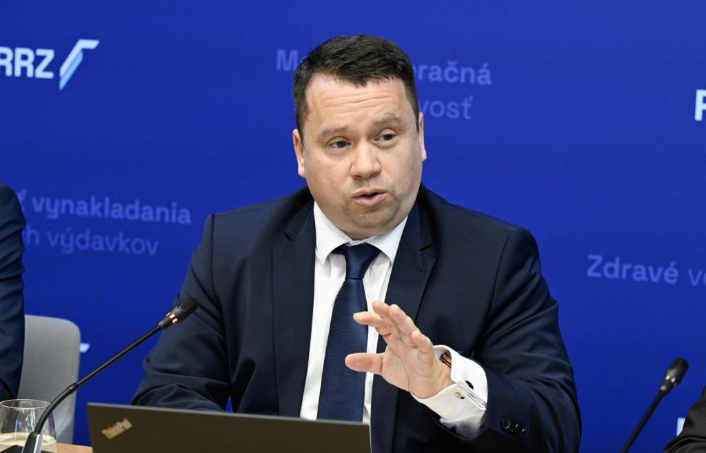 Na sn&iacute;mke predseda RRZ J&aacute;n T&oacute;th. FOTO: TASR/Pavel Neubauer