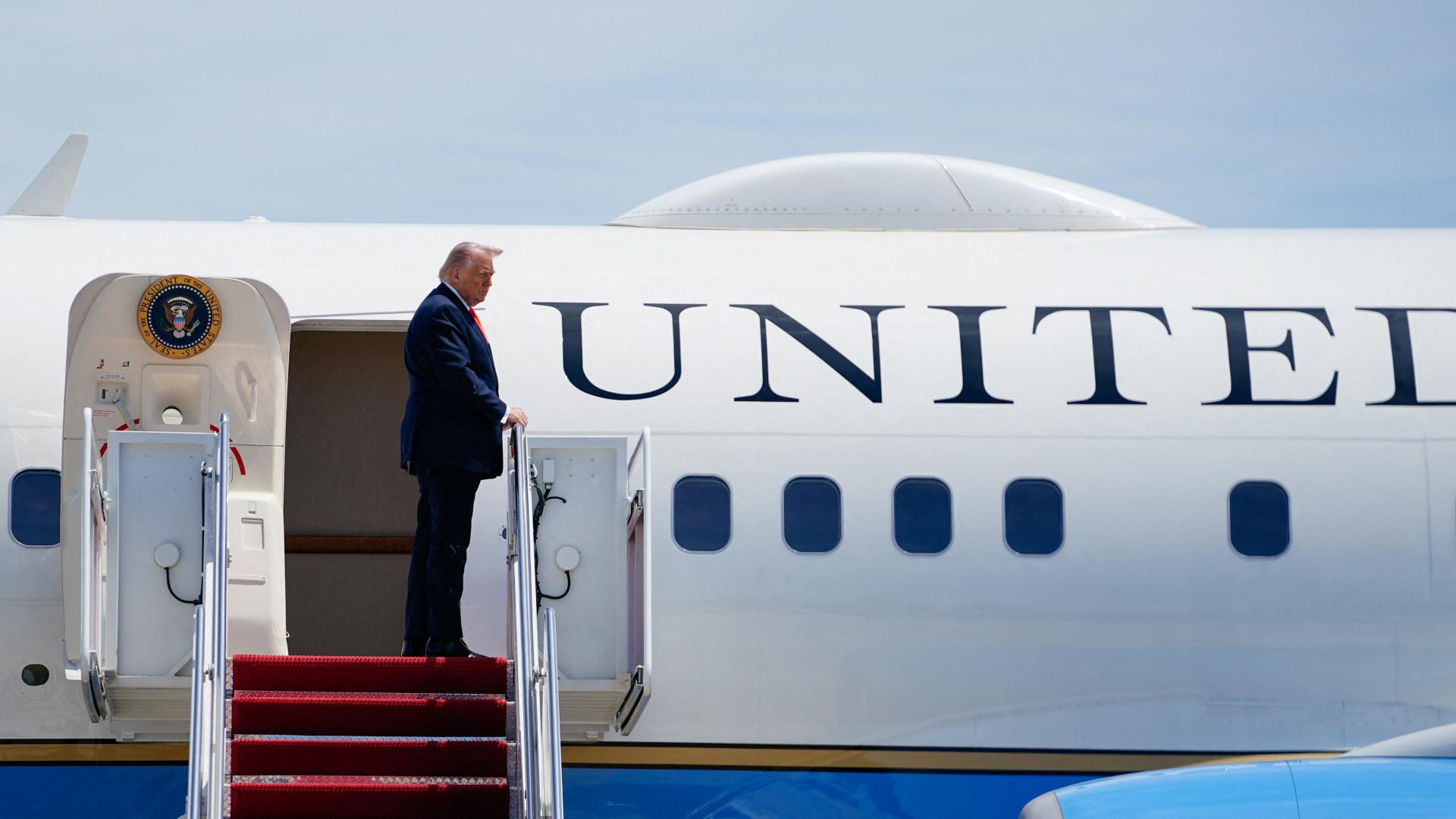 Trump oznámil nové sankcie voči Kube