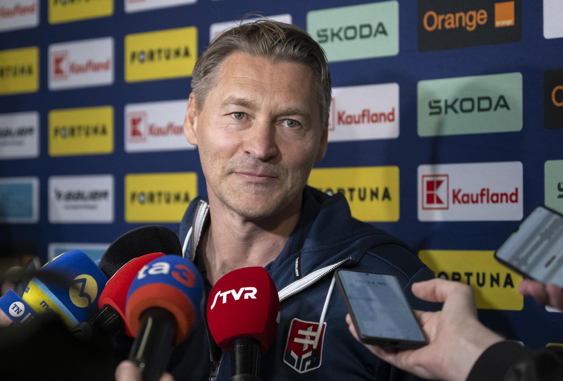 Orsz&aacute;gha hnevali individu&aacute;lne chyby. Mus&iacute;me op&auml;ť n&aacute;jsť cestu k v&iacute;ťazstvu, povedal tr&eacute;ner Slovenska