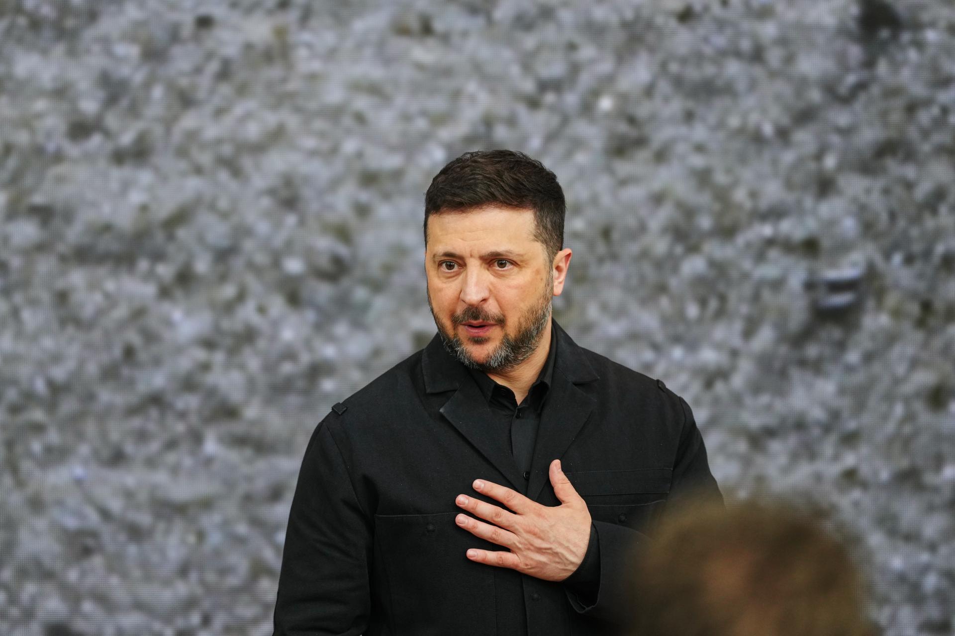 Rusko sa obáva bzučania dronov nad Červeným námestím, tvrdí Zelenský