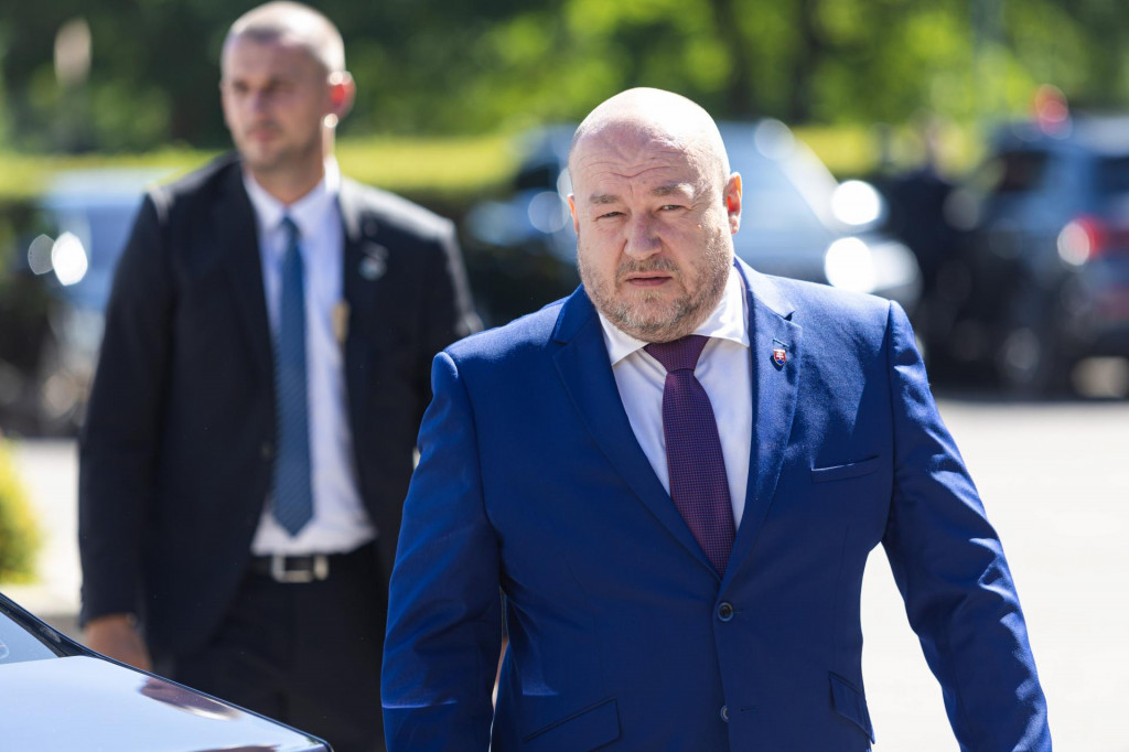 Minister cestovn&eacute;ho ruchu a &scaron;portu Rudolf Huliak. FOTO: TASR/Daniel Stehl&iacute;k