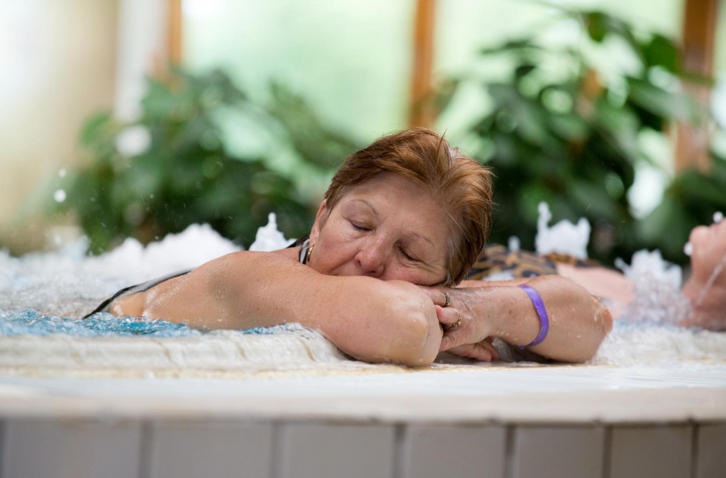 Podstatn&uacute; časť klientely tvoria dom&aacute;ci hostia v strednom a seniorskom veku. FOTO: Dreamstime