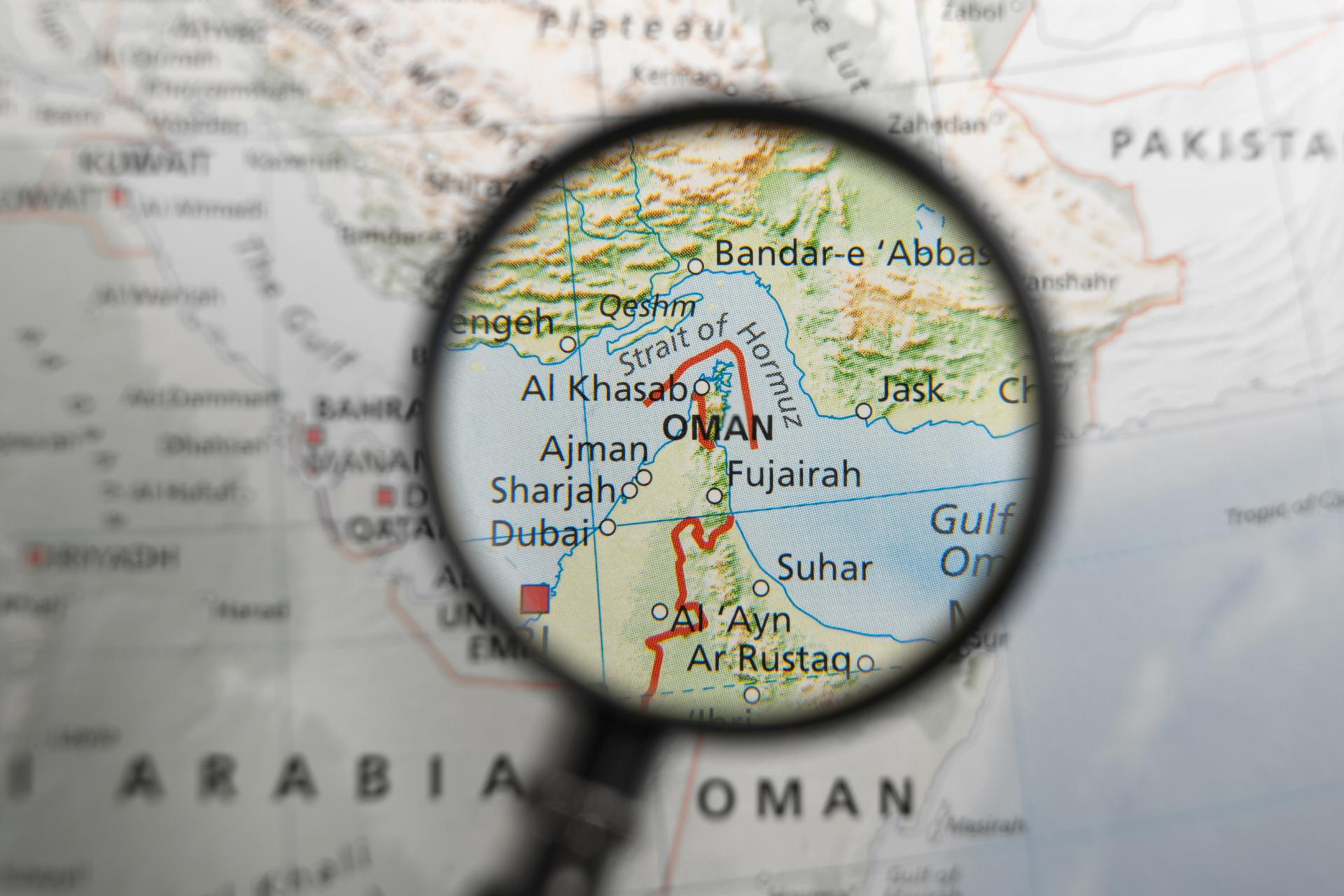 Ir&aacute;nu sa kr&aacute;ti čas: Star&eacute; tankery sa plnia a Amerika zvy&scaron;uje tlak na Hormuz