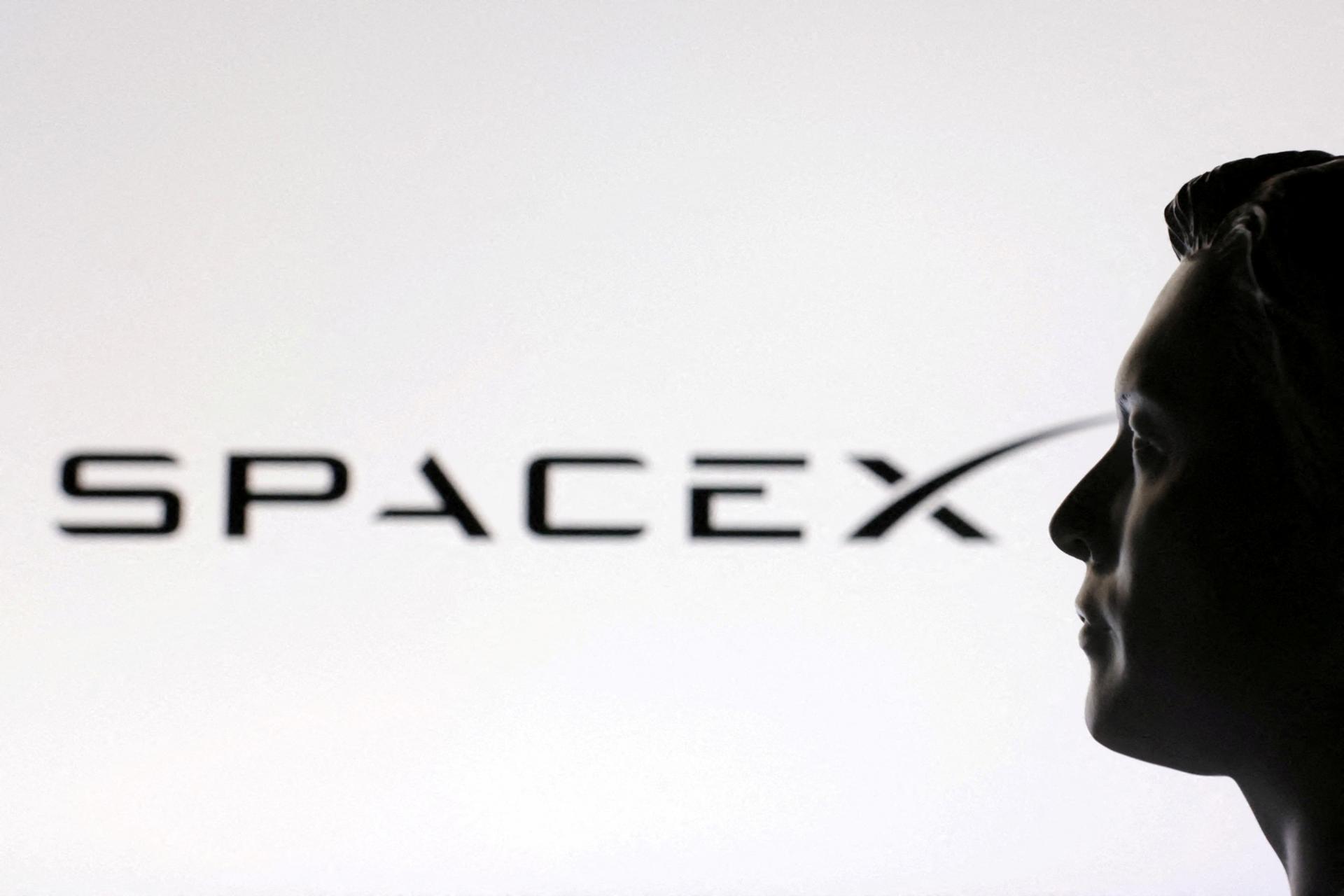 SpaceX chce investovať desiatky mili&aacute;rd dol&aacute;rov do spoločnej v&yacute;roby čipov s Teslou