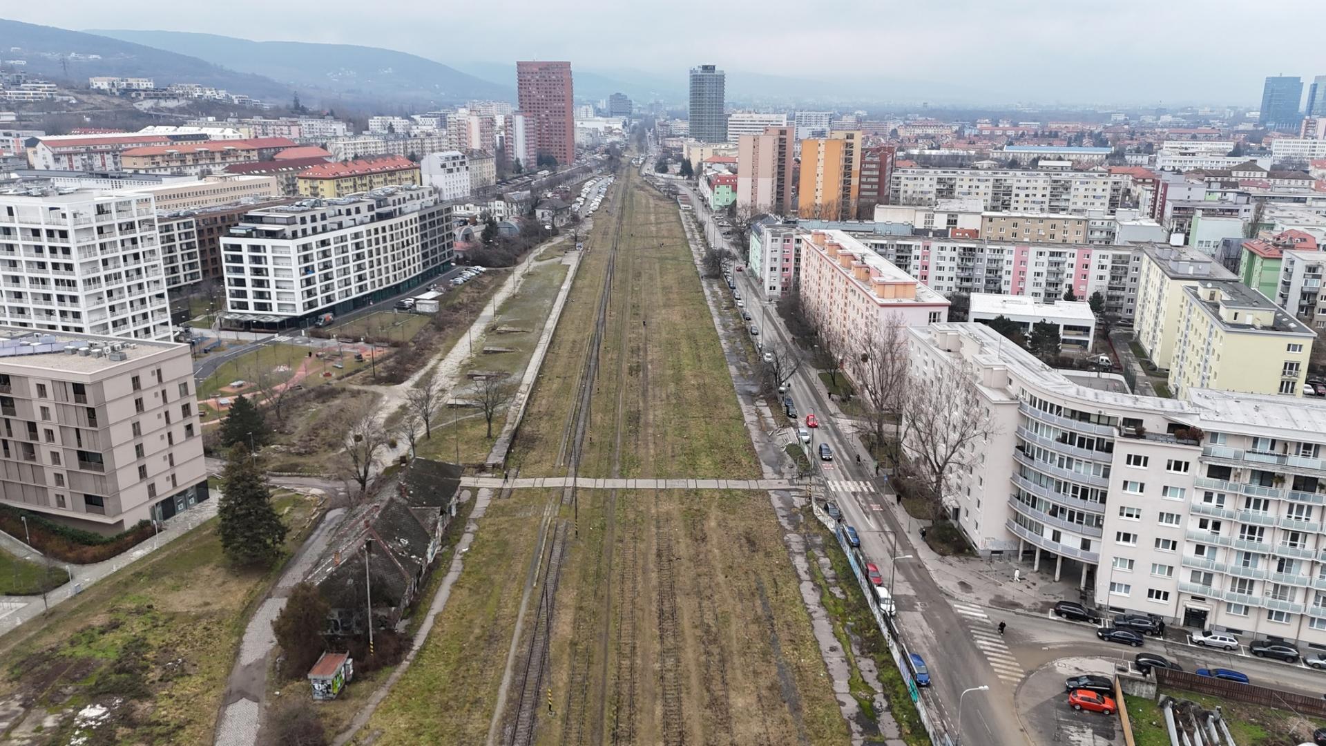 Počiatek Fili&aacute;lku stopol, v R&aacute;žovom rezorte sa projekt teraz pohol, no bez tunela. U Valla to vidia inak