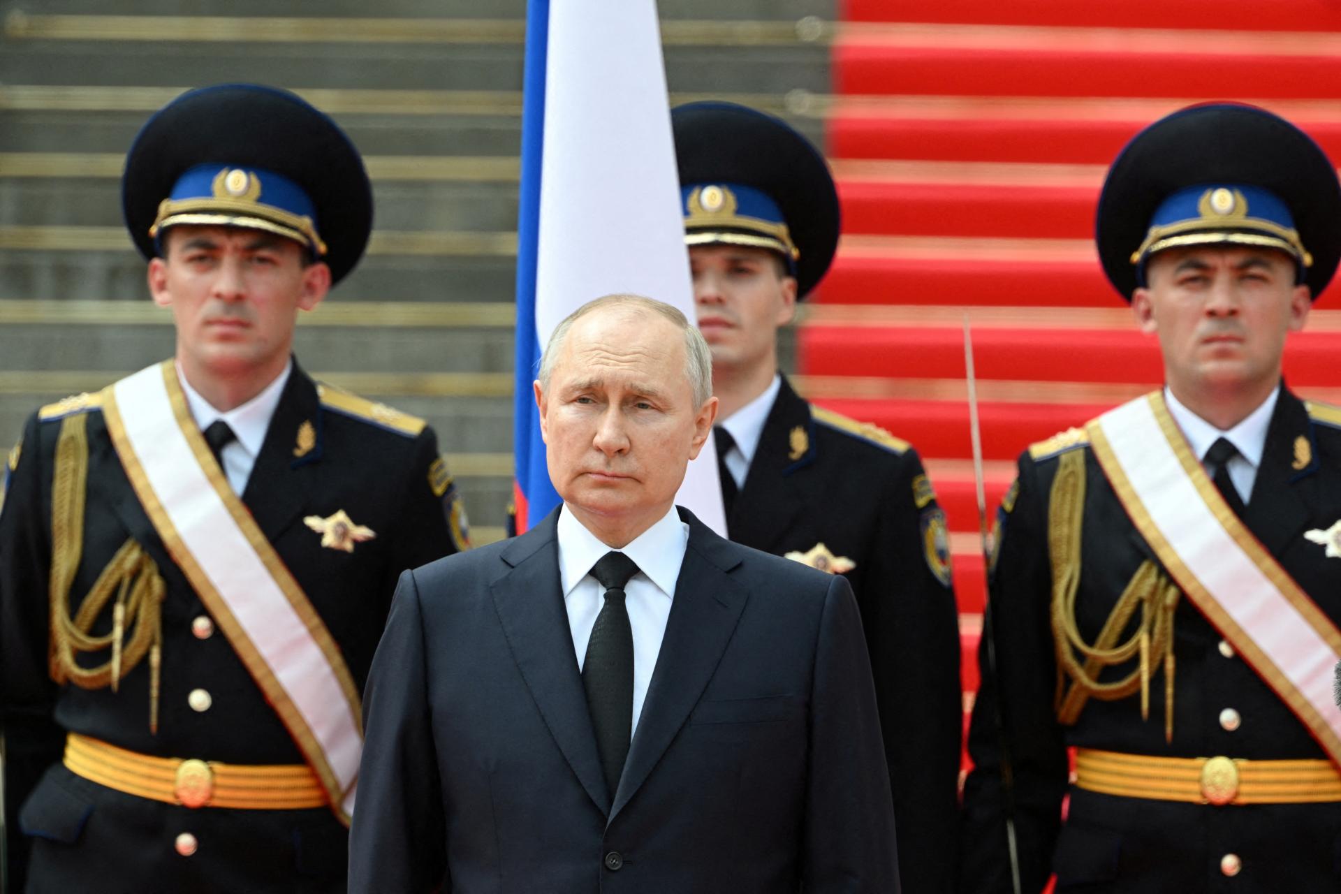 „Nie sme hodní pamiatky našich dedov.“ Deň víťazstva ako Putinovo poníženie a slabosť