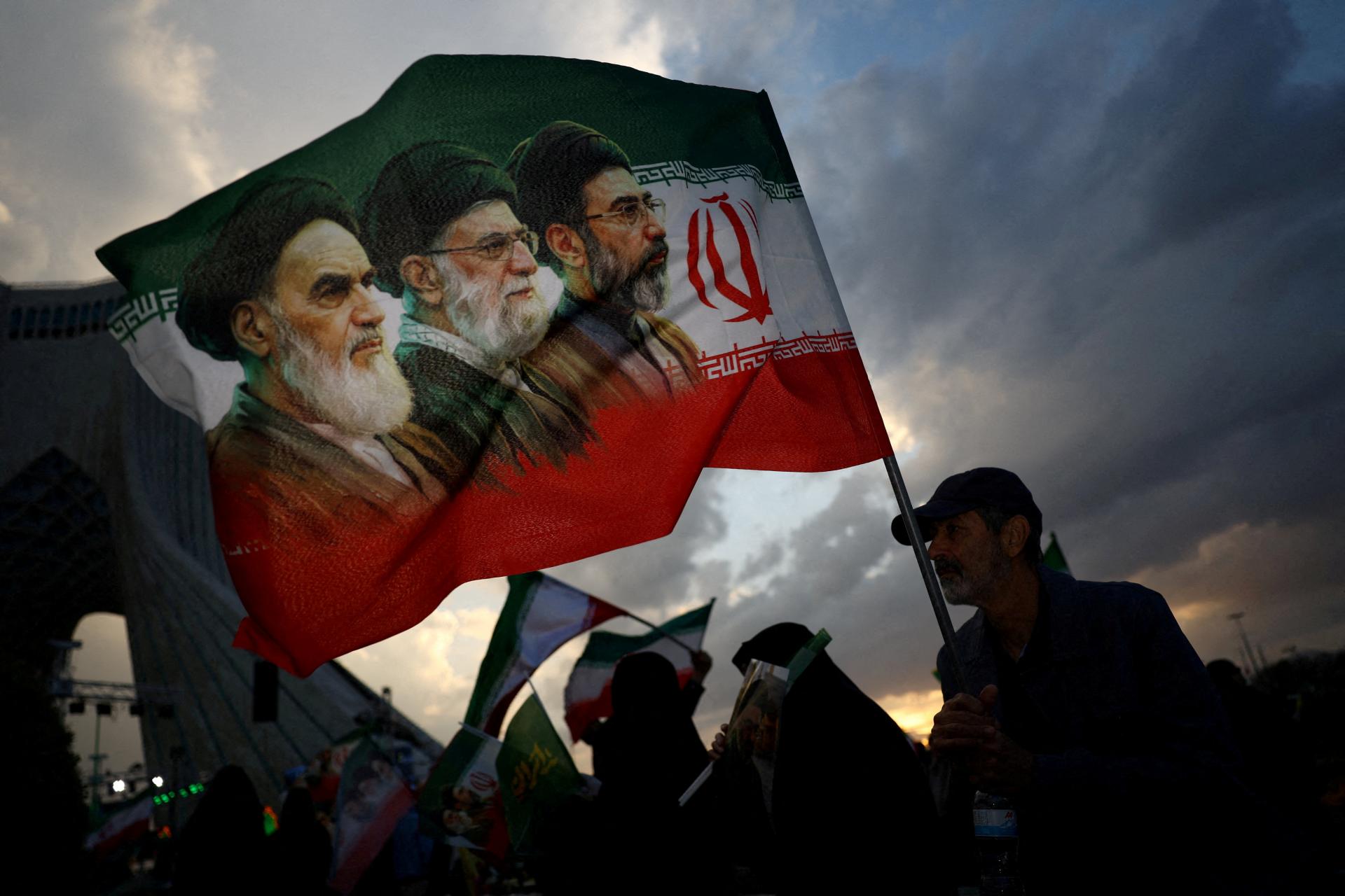 Irán stále prehodnocuje americký návrh na ukončenie vojny. Trump v stredu hrozil obnovením útokov