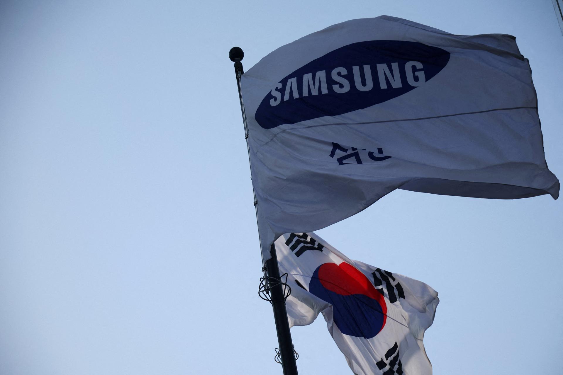 Hodnota Samsungu prekonala hranicu bilióna dolárov. Akcie ženie nahor boom AI