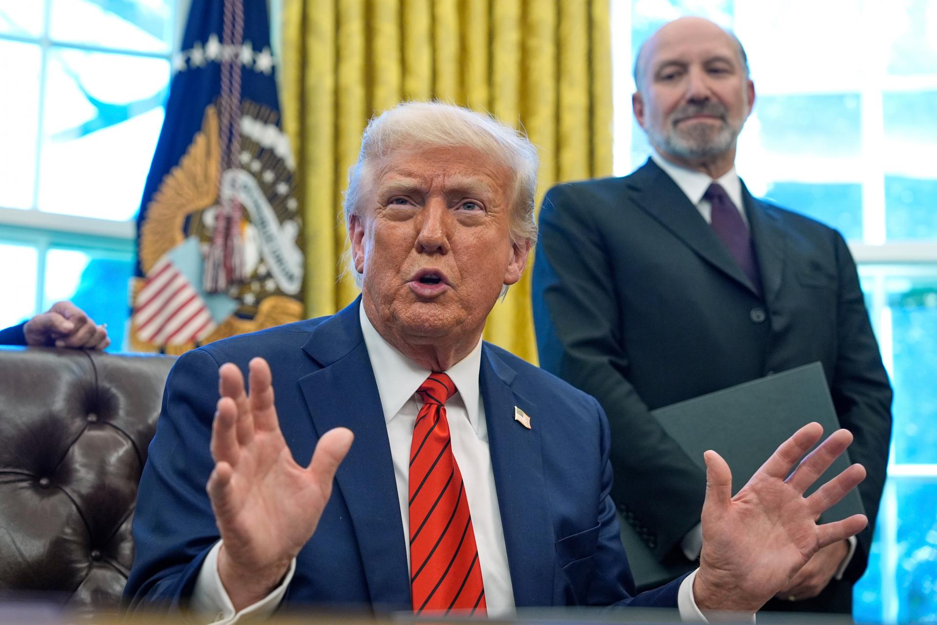 Trump prerušil ochranu lodí v Hormuzskom prielive. Dôvodom je nesúhlas Saudov, operáciu vnímajú ako eskaláciu