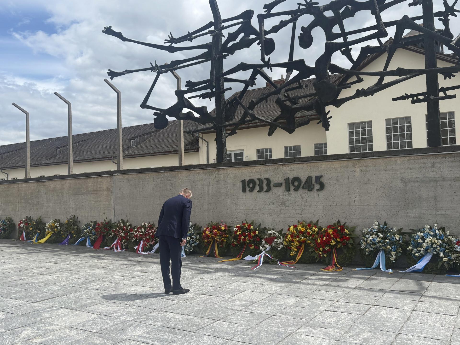Úrad vlády do Dachau doručí tabuľu s údajmi o Slovákoch, ktorí boli v tomto tábore, povedal Fico