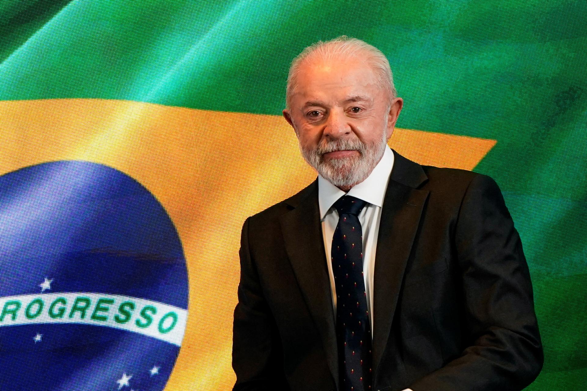 Trump a Lula rokovali o clách a spolupráci. Brazília ponúka prístup k nerastom výmenou za investície