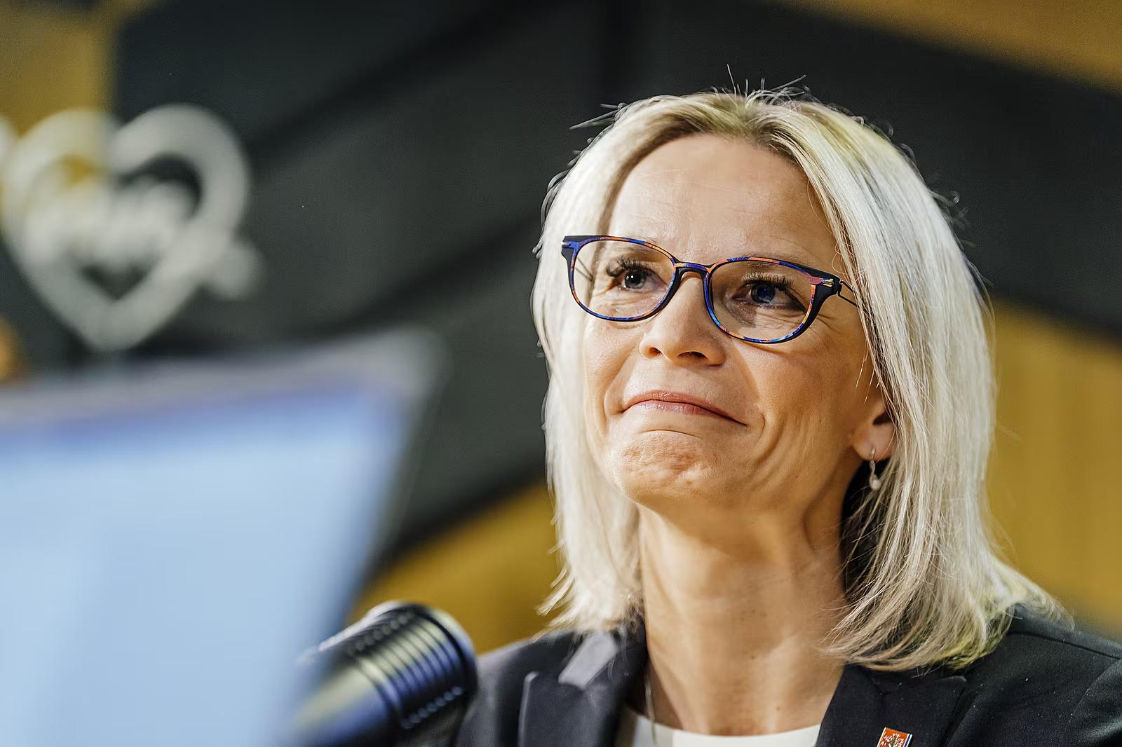 Česká ministerka býva v lacnom mestskom byte. Napriek výzvam opozície neplánuje odstúpiť
